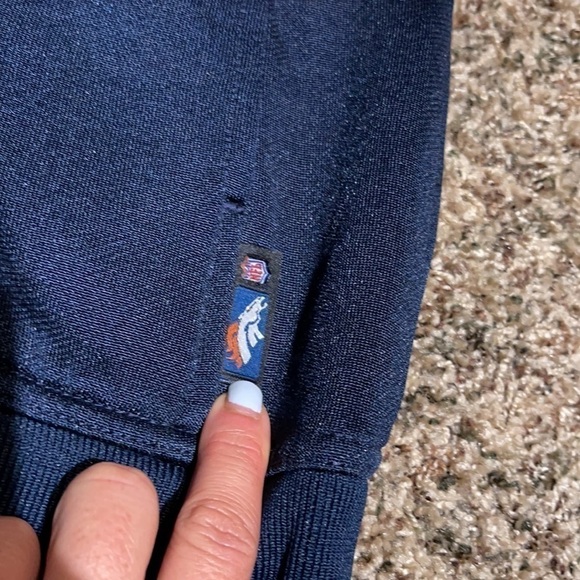 NFL Broncos hoodie - Picture 4 of 11